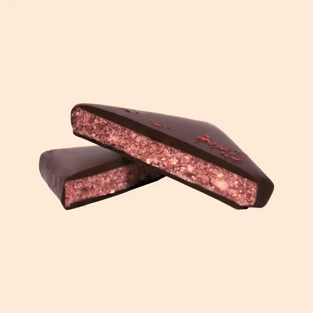 strawberrymacadamiachocolates_640x_crop_center.webp