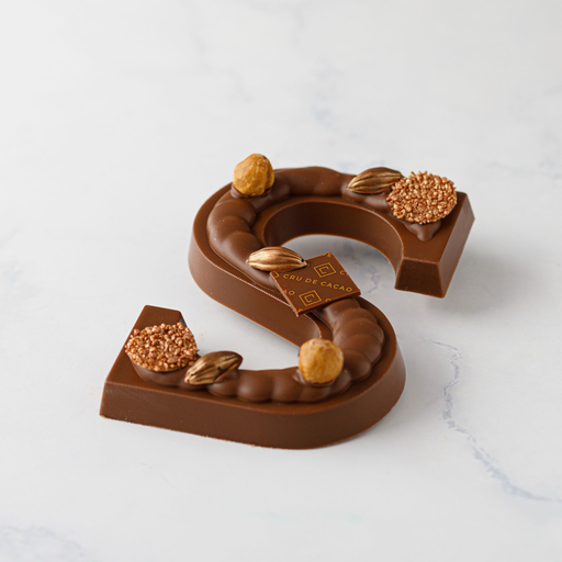 Luxe handgemaakte chocoladeletter melk pre-order